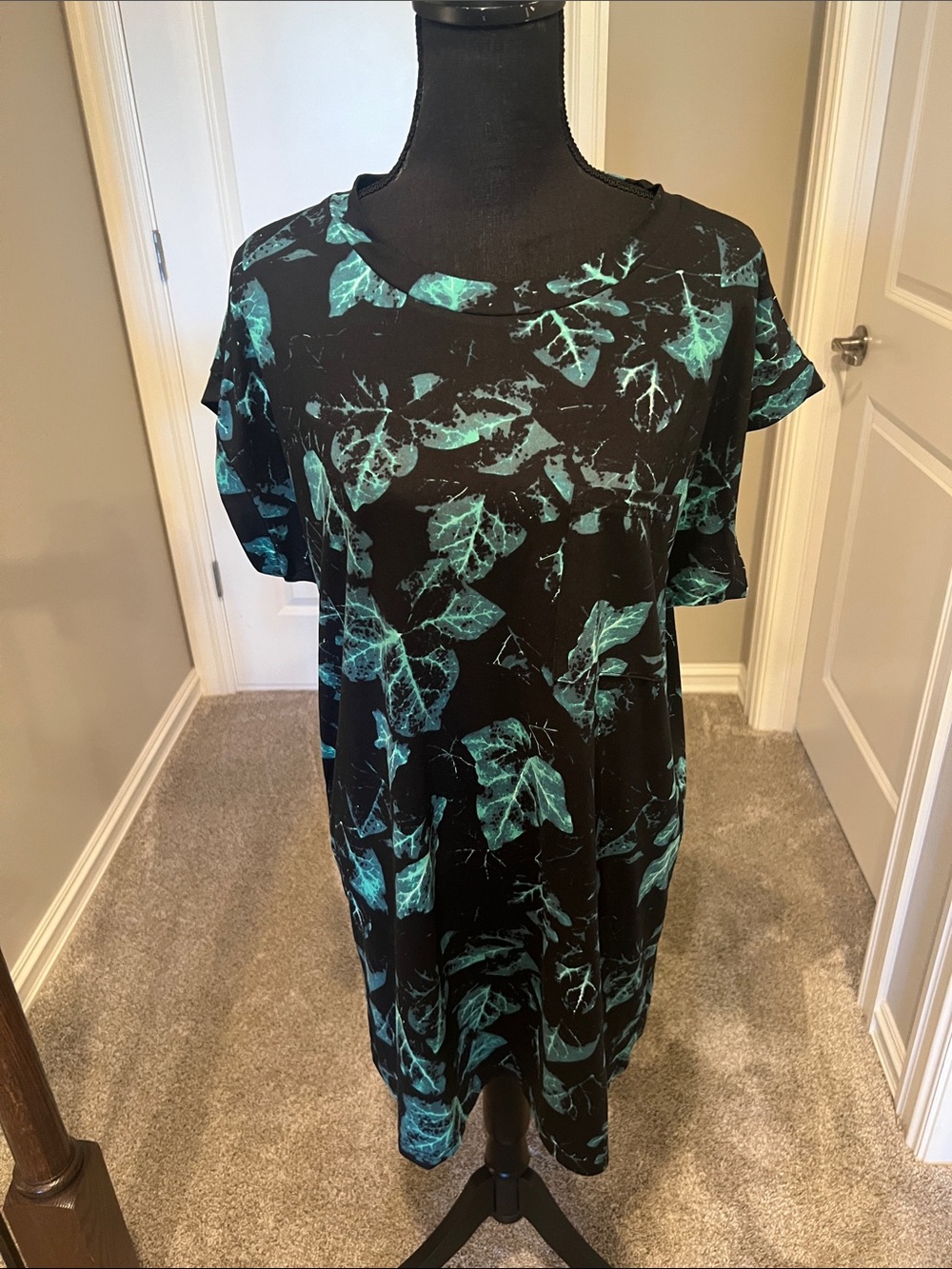 Black Mini Dress with Teal Leaf Print - Women's Casual Shift Dress Size Medium